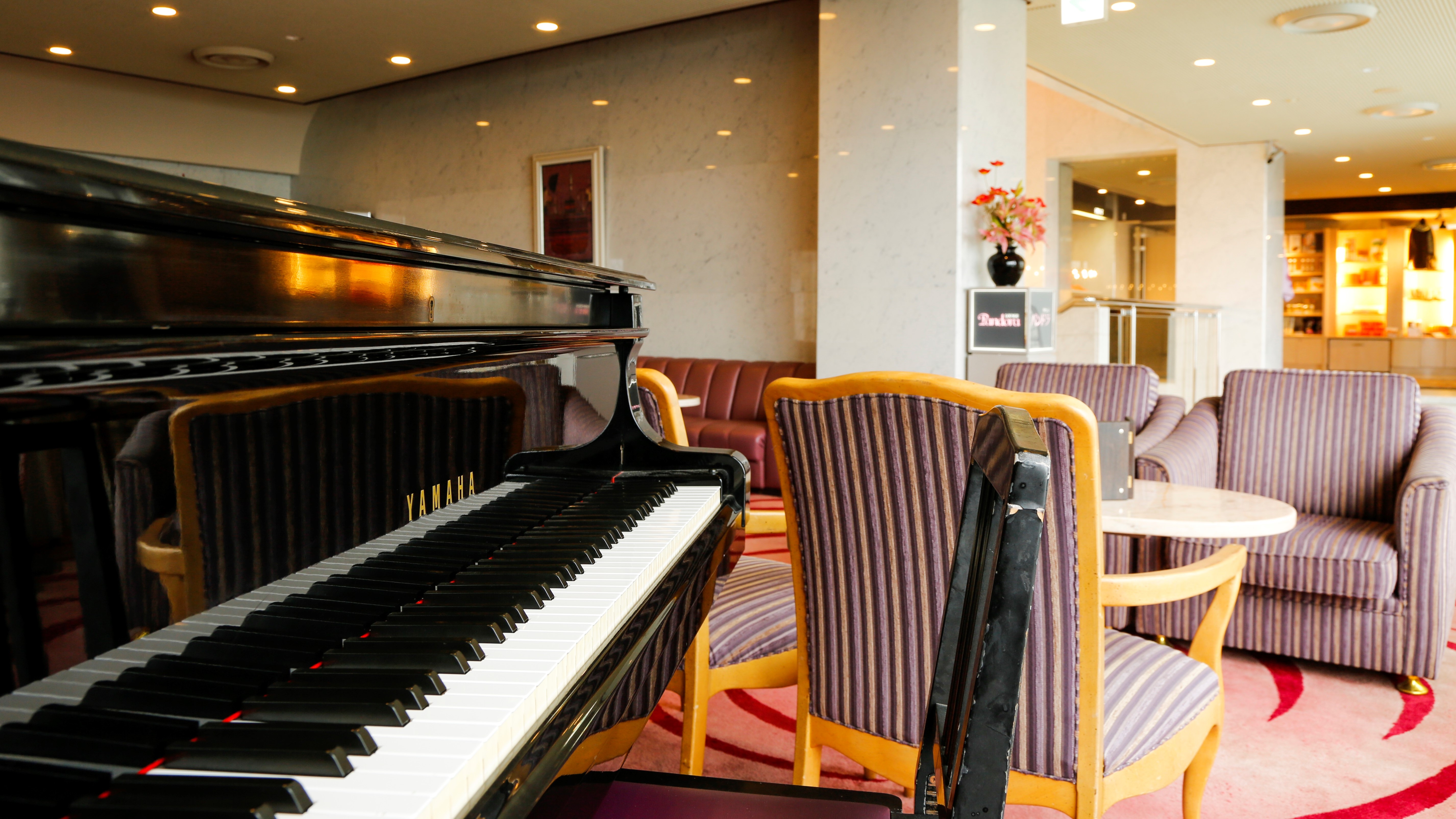 【2F ラウンジ「パンドラ」】