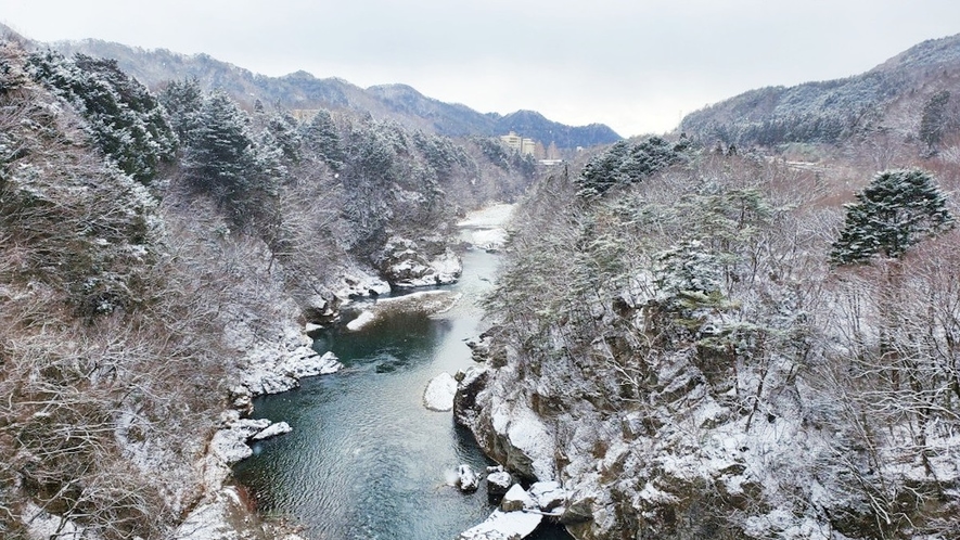 鬼怒川の雪景色