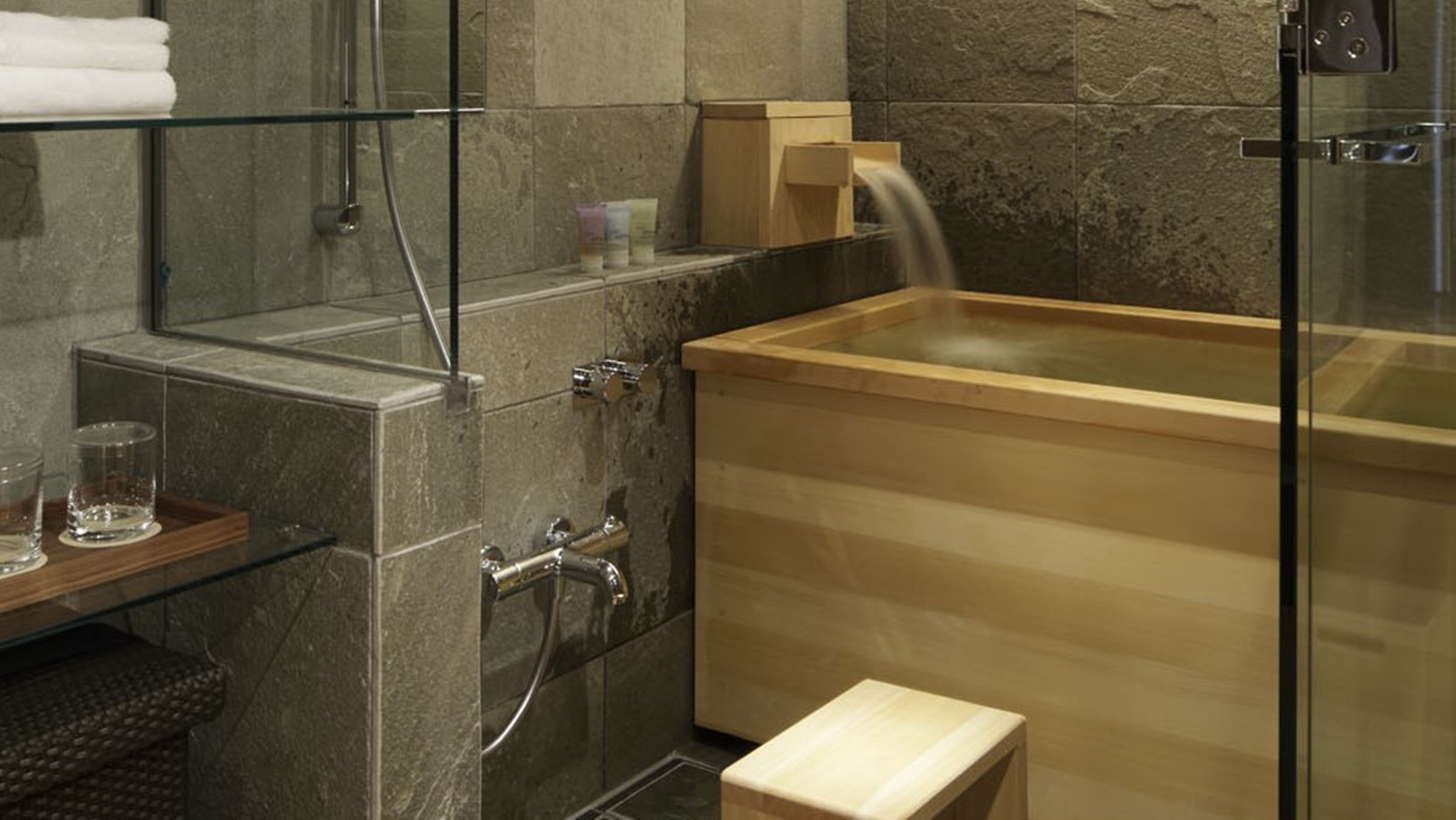 ■スイートルームバスルーム