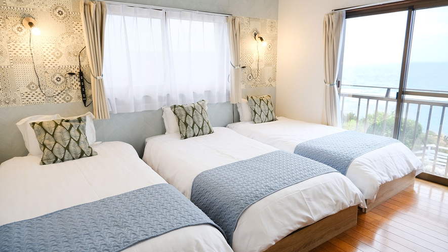 ・【旧館：2F洋室/寝室】セミダブルベッドが3台ありゆったりとした寝室です