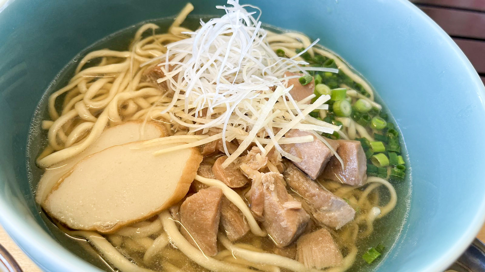 ・【まぐろそば】渡嘉敷島で水揚げされたマグロから出汁をとった絶品料理