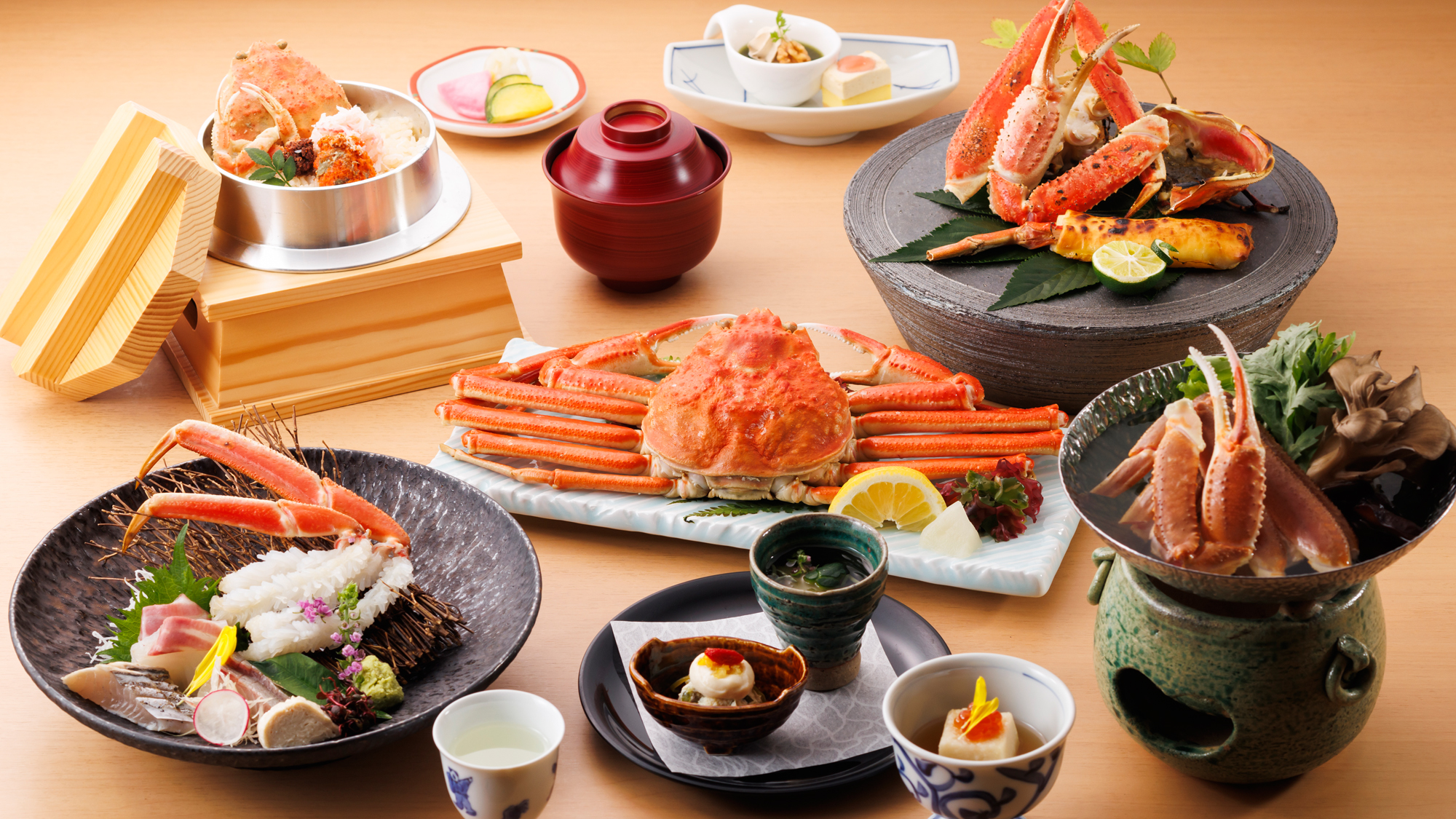 かに会席「匠」蟹刺しや焼蟹、蟹鍋に、まるごと一杯蟹をご堪能ください。