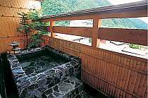 客室露天風呂石張り