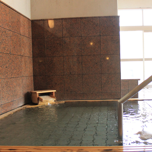 [Indoor bath] Large windows are open! A herbal bath is also available.