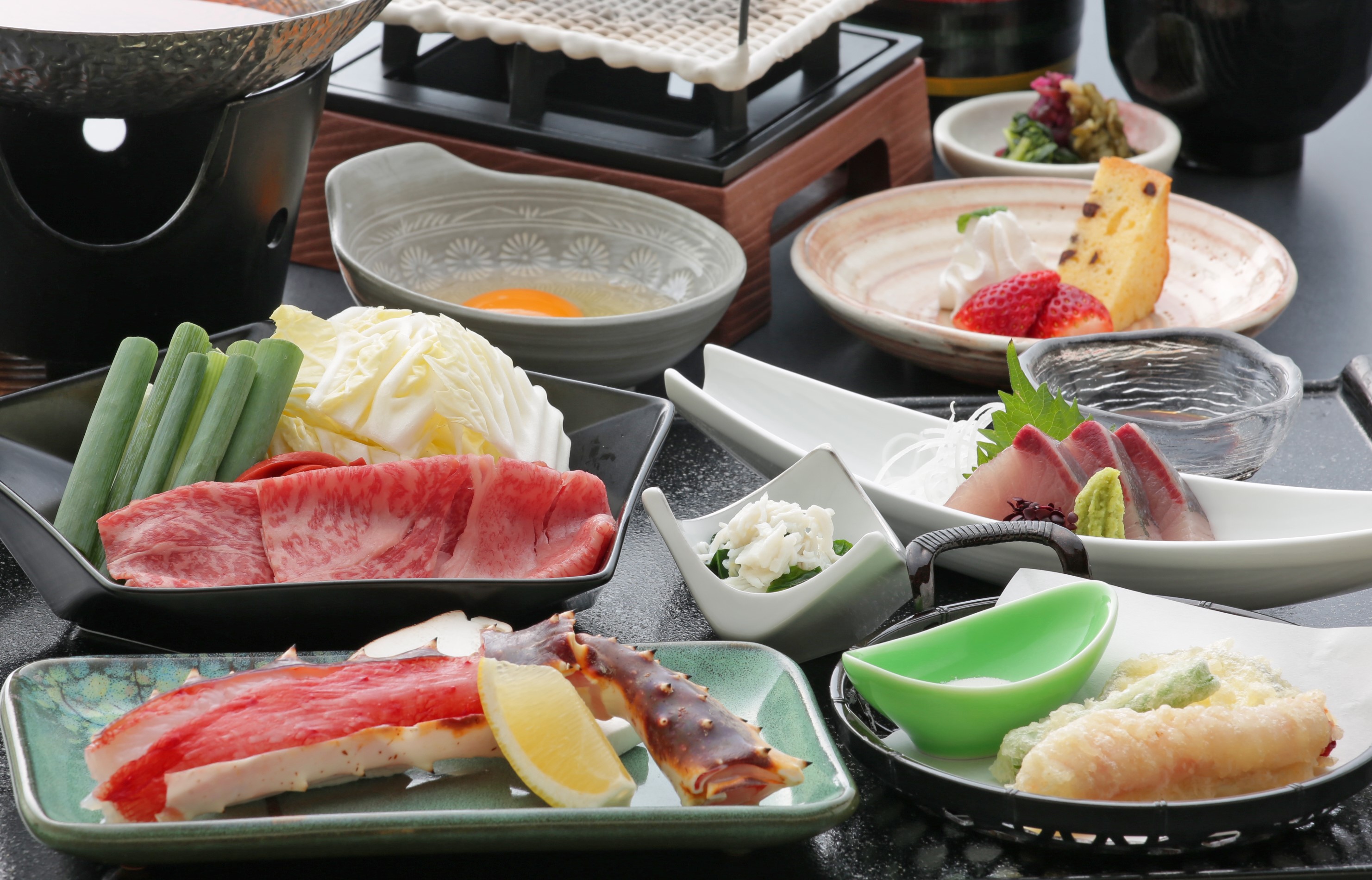 近江牛のすき焼きと焼きタラバが楽しめる和食御膳♪〈イメージ〉