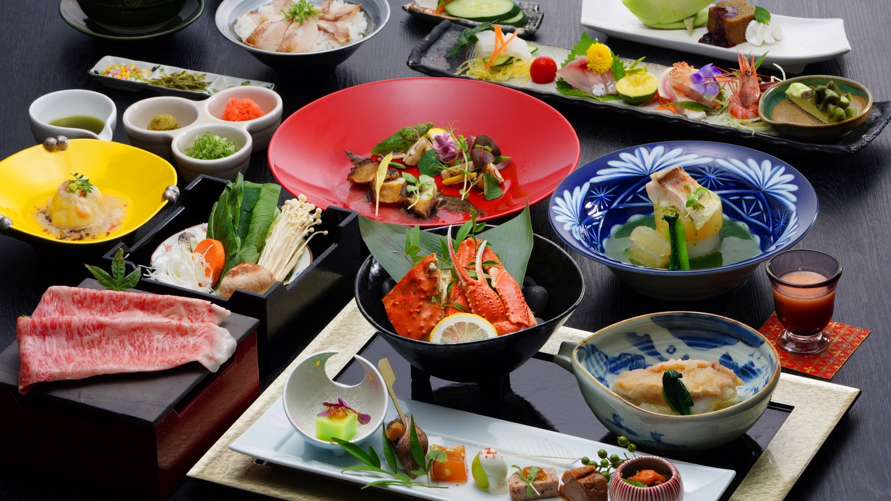 【極上会席】大人の贅沢旅！料理長厳選食材を使った最高級会席を個室食事処で堪能！