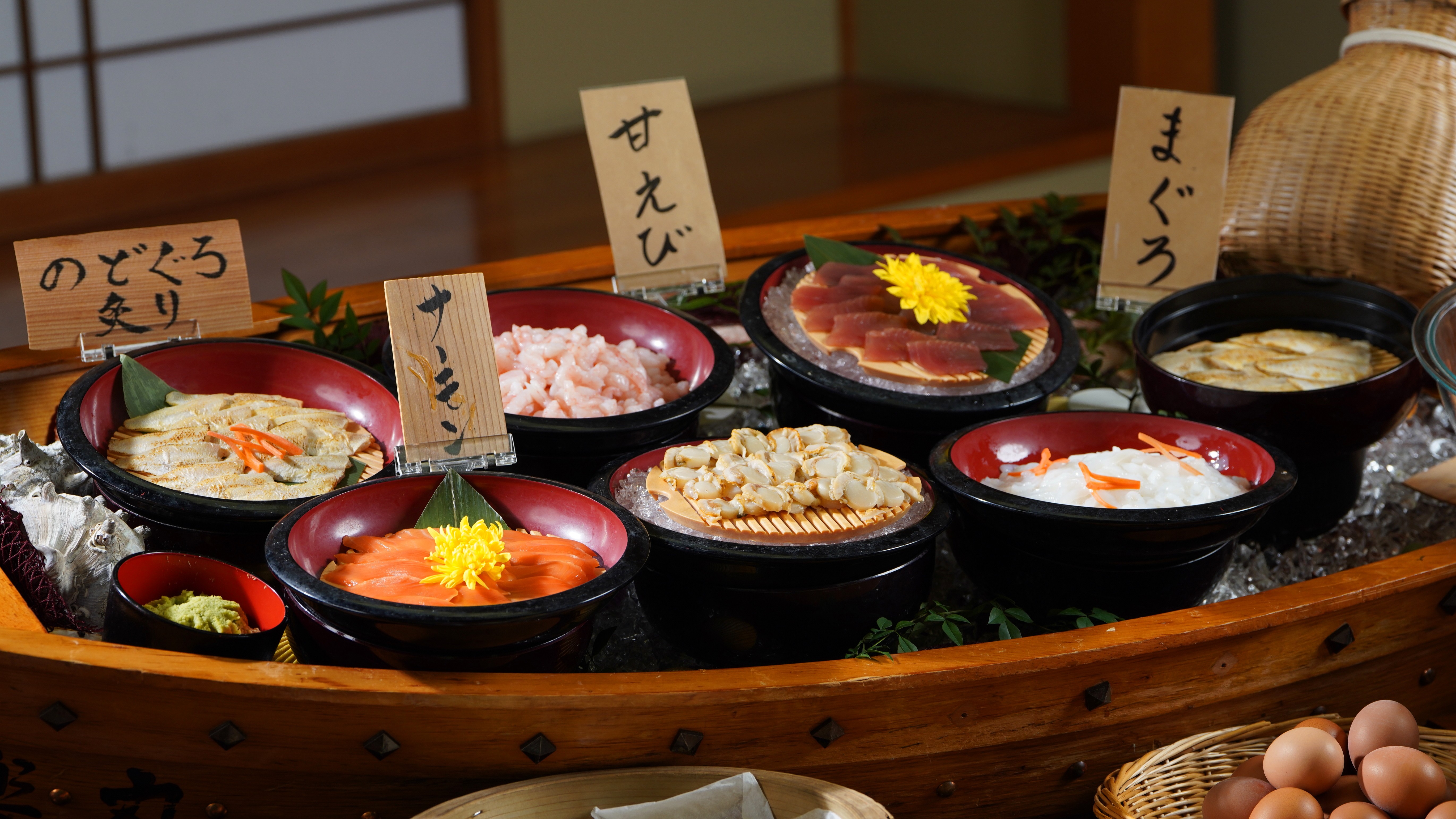 【朝食】島根といえば海鮮！朝から好きな海鮮で作れる贅沢な海鮮丼がおすすめ！