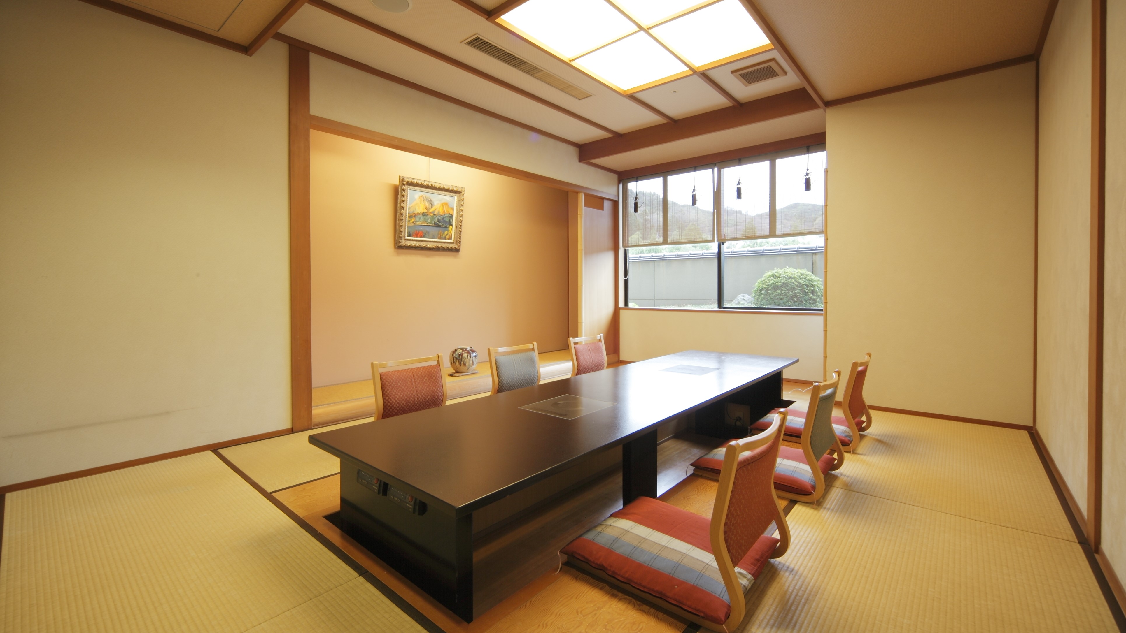 茶屋食事処（個室）掘り炬燵式（一例）