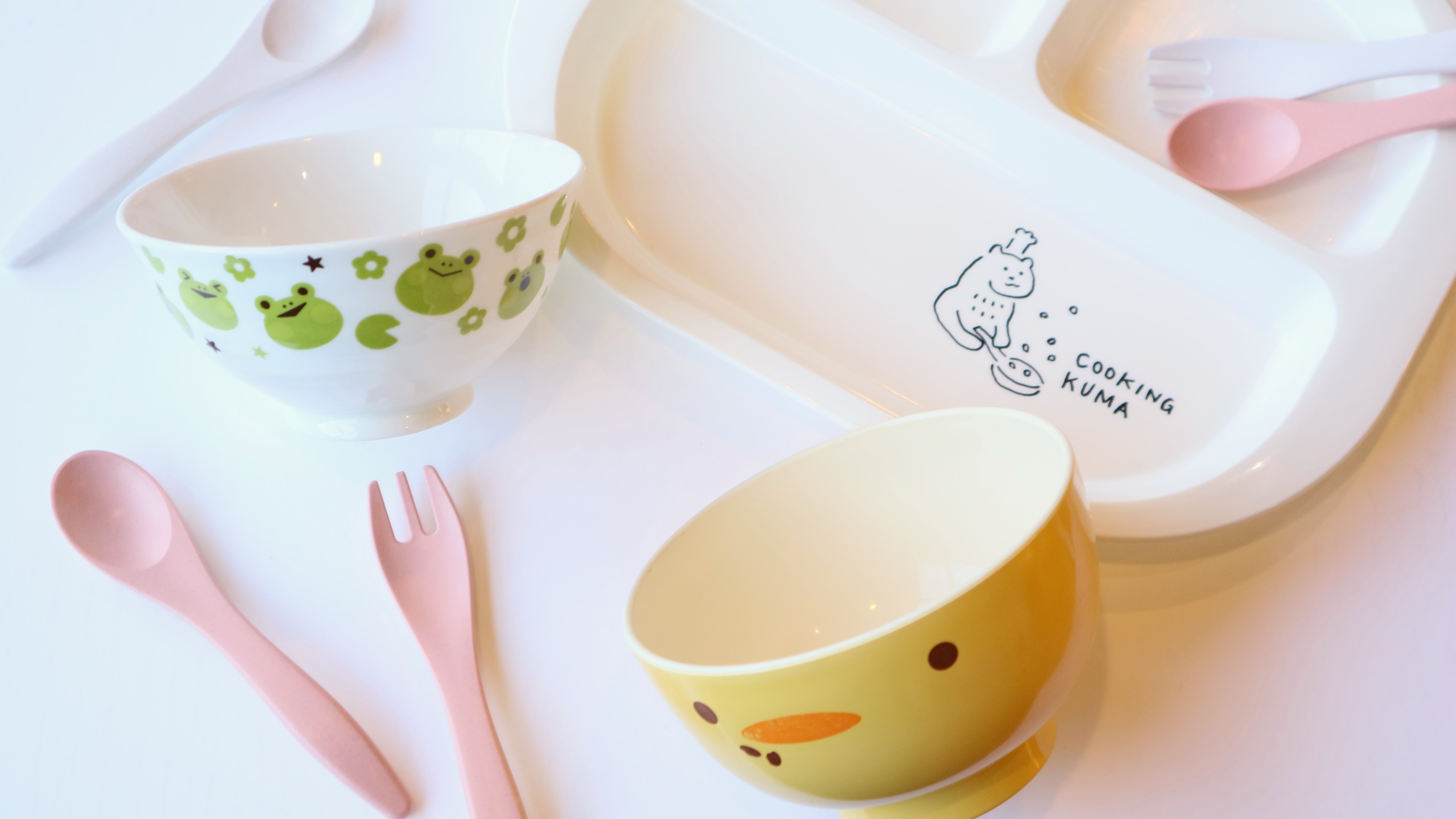 お子様用の食器をご用意いたします。