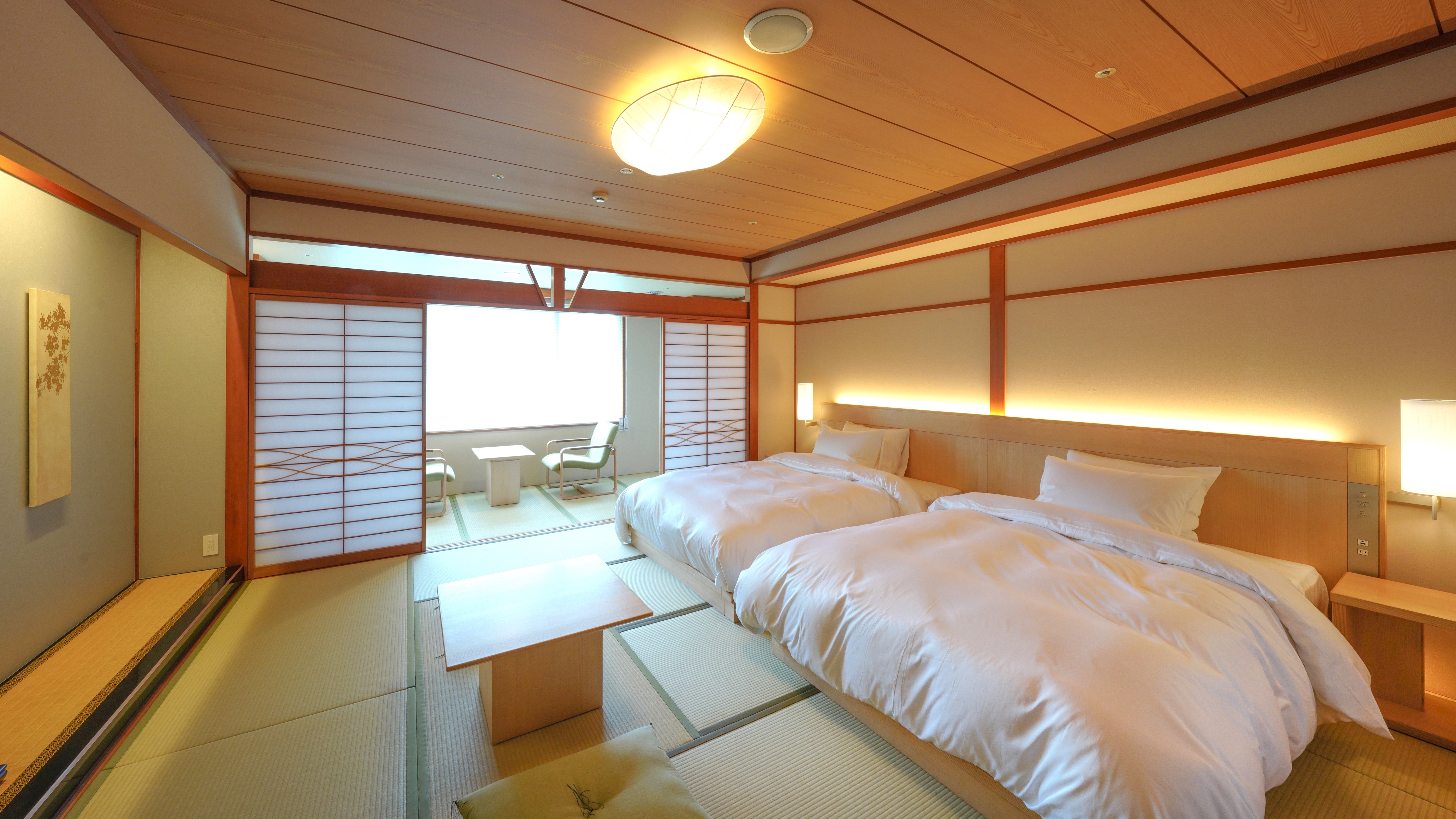 【2025年4月改装】和室スーペリアツイン　シモンズ社のダブルベッドを2台配した贅沢な客室
