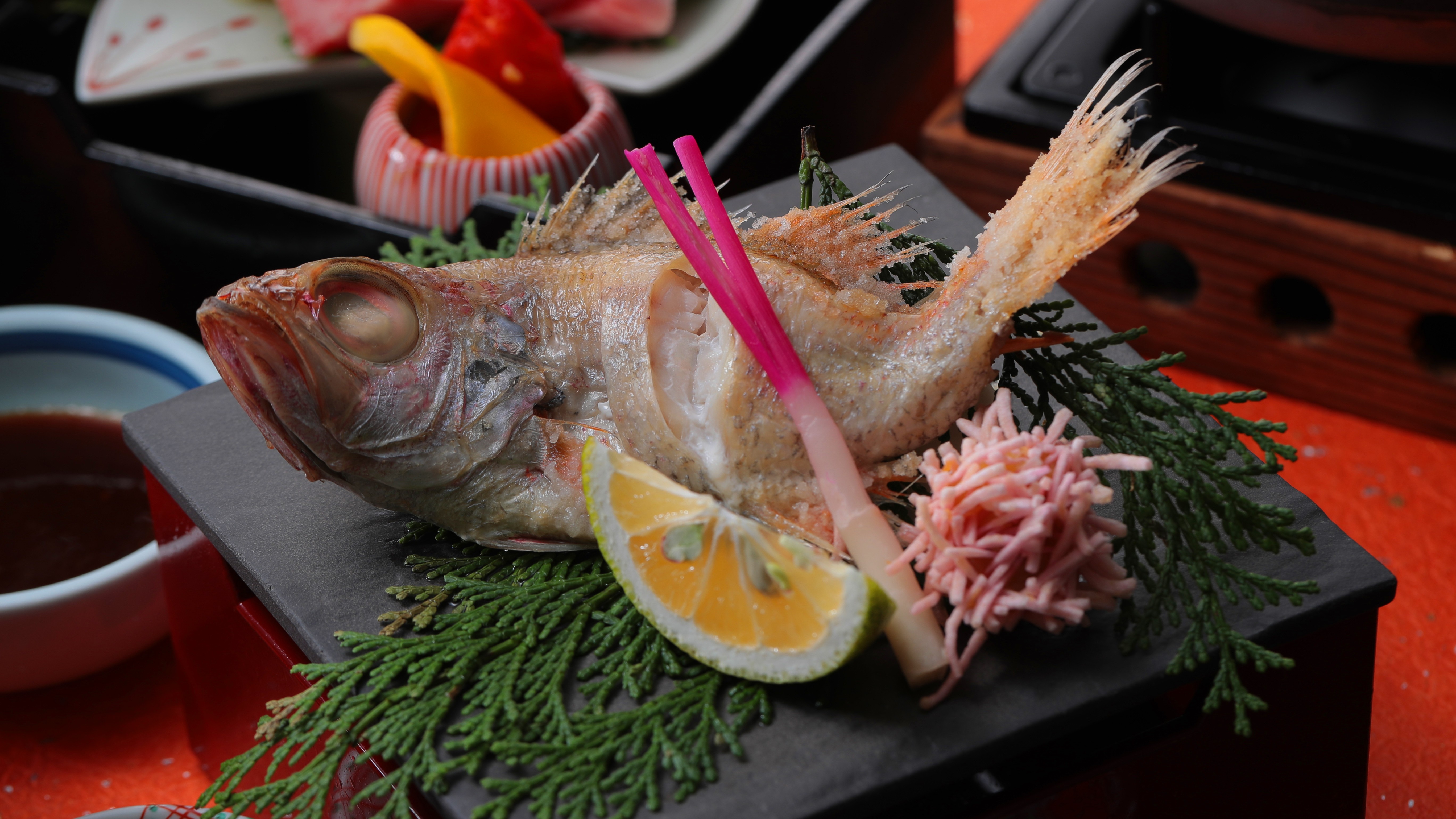 まさに「白身のトロ」上質な脂があふれるのどぐろの塩焼き