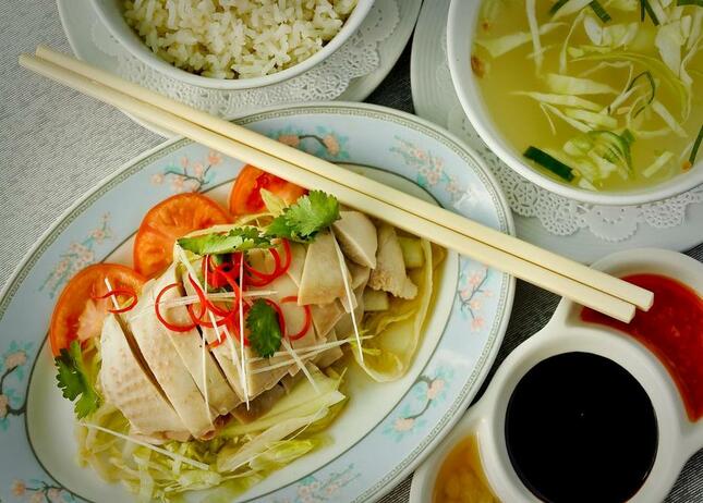 リビエラ・カフェ（お食事の一例：チキン）