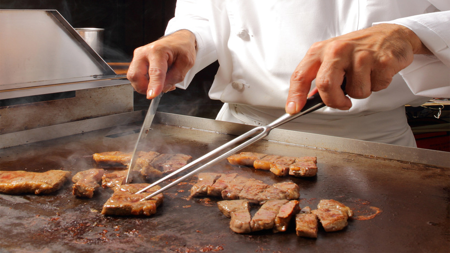 【夏季限定8/7〜8/17】種類豊富なお料理と美肌の湯を楽しむ♪「夏休みバイキングプラン♪」