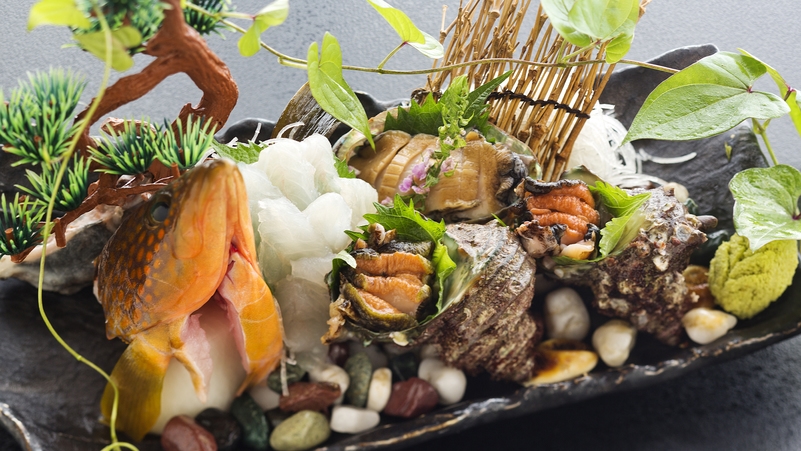 【夏の活き鮮魚祭り】「やっぱり旨い！富山の鮮魚」＜活きアワビ・活きサザエ・地産鮮魚＞をプラスで堪能♪
