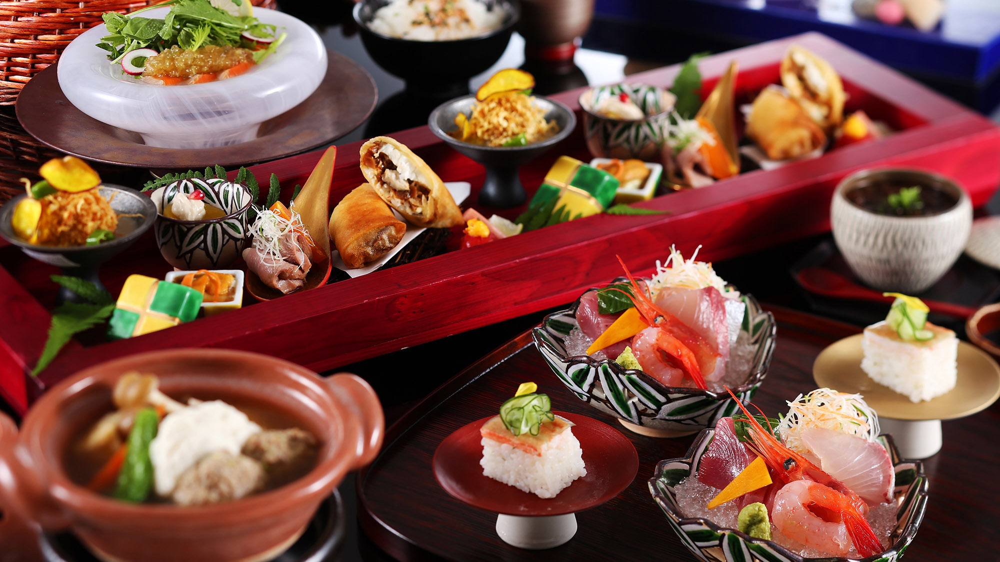 【直前割/ラッキーデイズ】お日にち限定で季節の＜スタンダード会席＞がお得＜大阪から高速バス3時間半＞