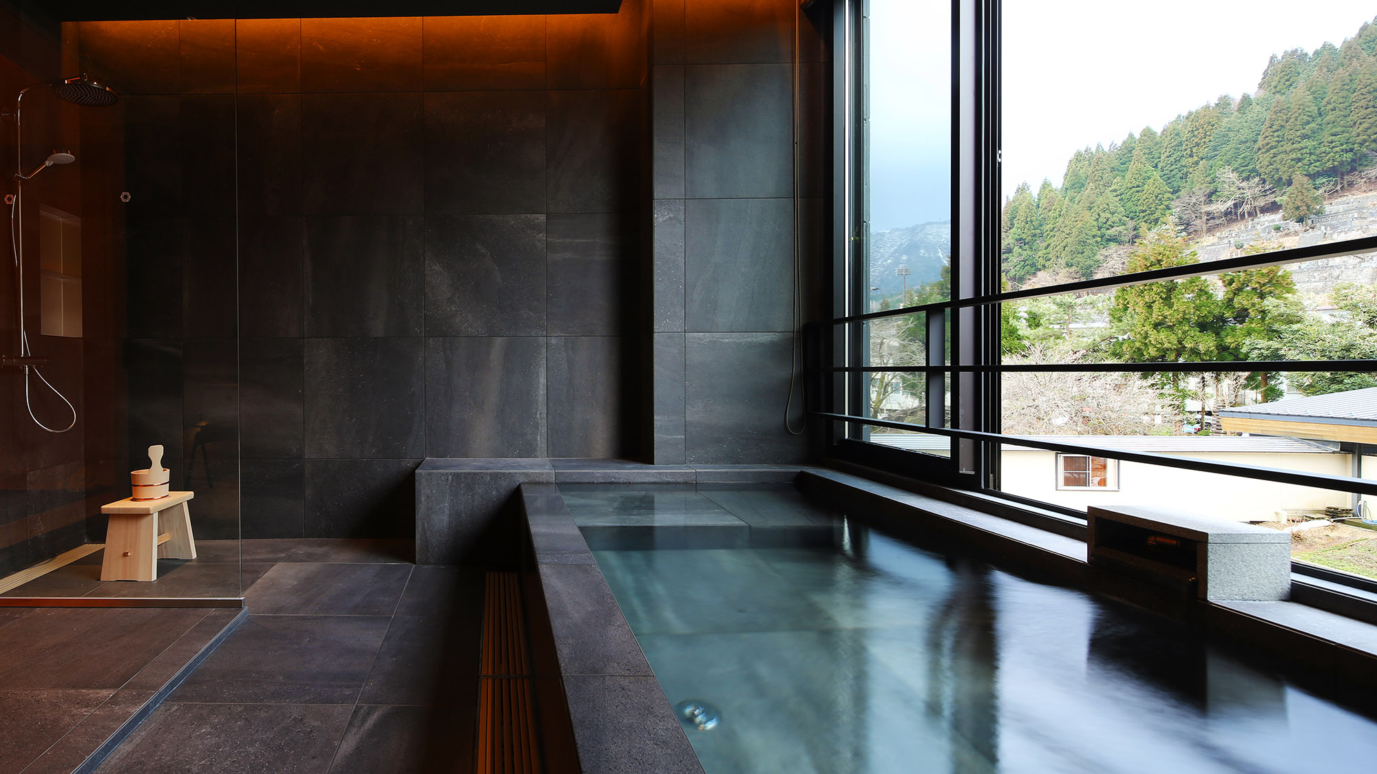 【客室】温泉半露天風呂付＜かわみ＞スイート和モダン（87㎡）