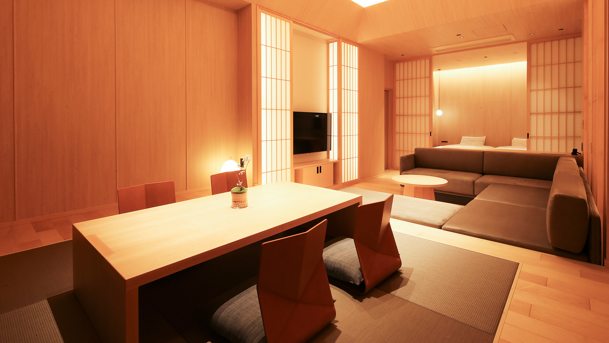 ・【客室かわみ】現代のライフスタイルに合わせた和モダンツインの客室です