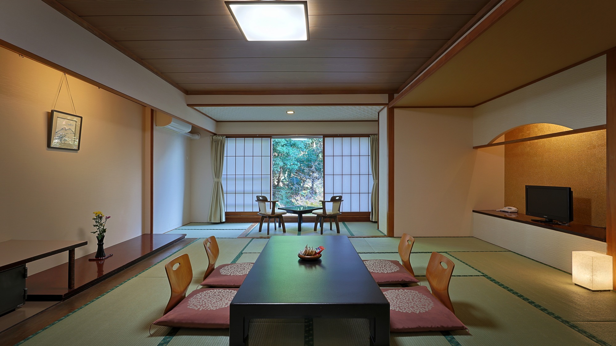 【山側】和室10-14畳