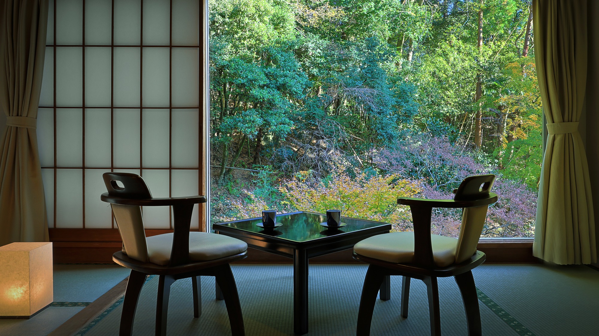 【山側】和室10-14畳