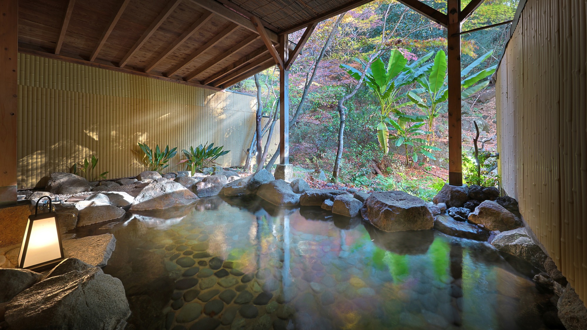 「千寿の湯」女湯（露天風呂）