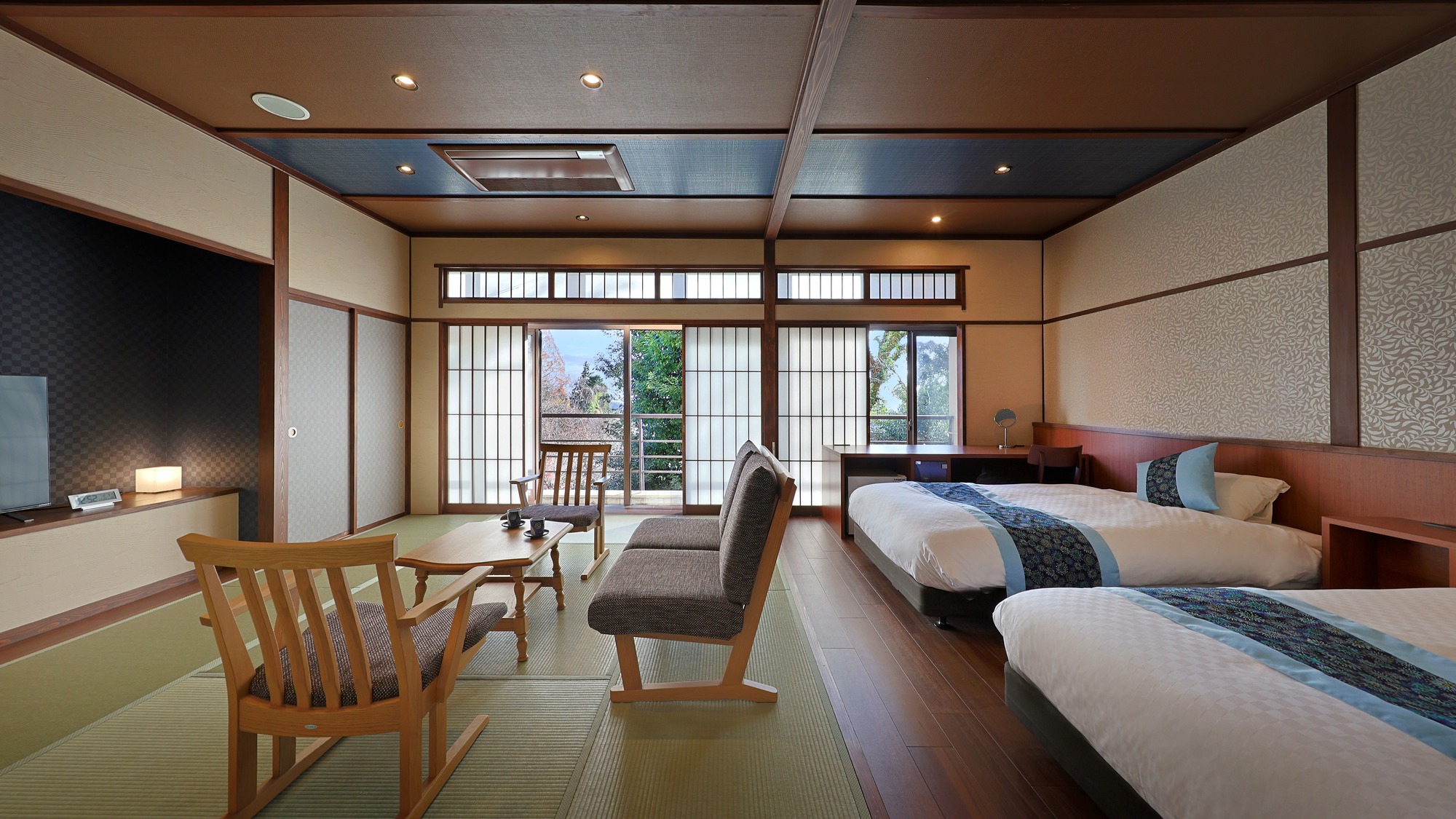 【102 瑠璃】モダン和洋室