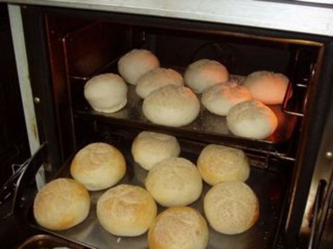 手作りのドイツパン
