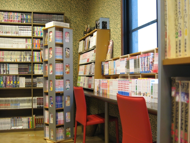 館内MINI図書館コミックなど9.000冊を取り揃えています。