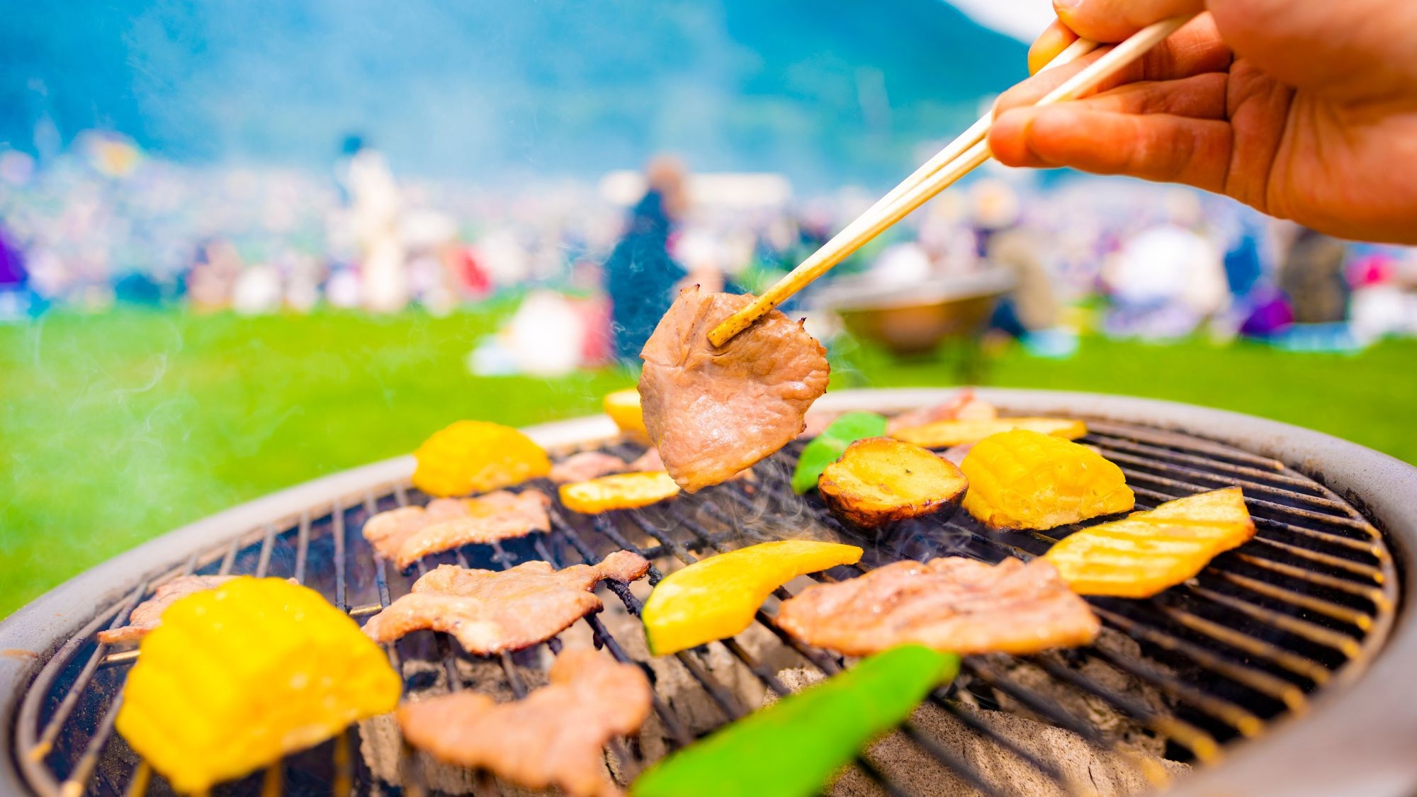 【BBQ食べ放題＆遊園地あそび放題！】うまいもんまつり1日券・滞在中リゾート券・朝食付きプラン　