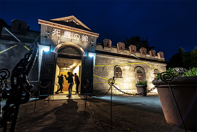 【遊園地】死霊の館。少女の怨念が蠢く、この呪われた館から無事に脱出できるか…。