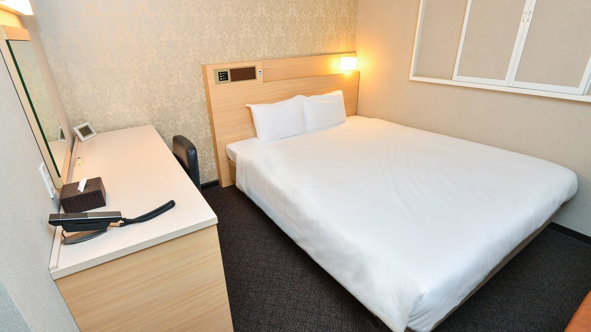 デラックスルーム◆クイーンサイズベッド/ベッド幅160cmx1台