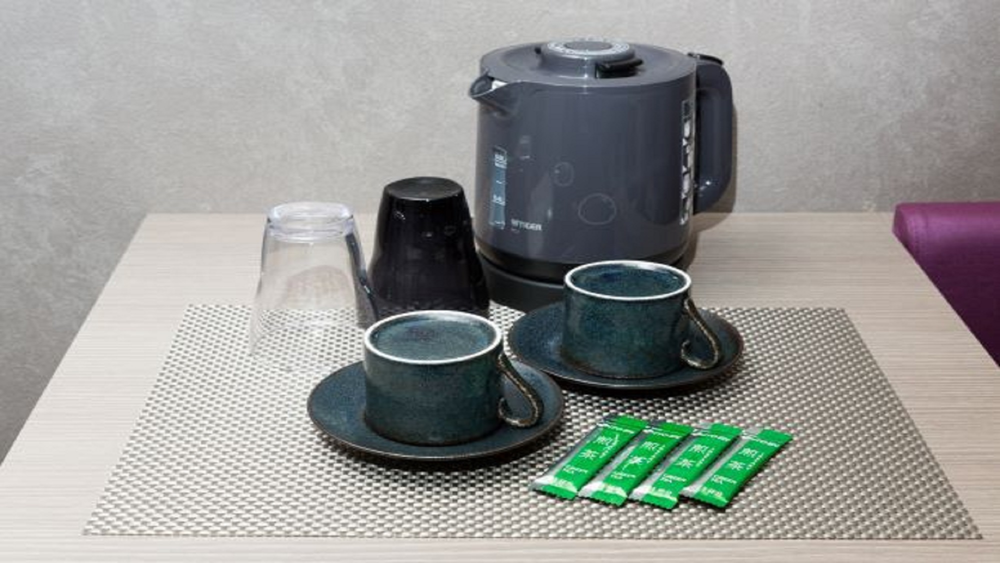 電気ケトル　フロントにインスタントコーヒー＆紅茶ご用意しております。