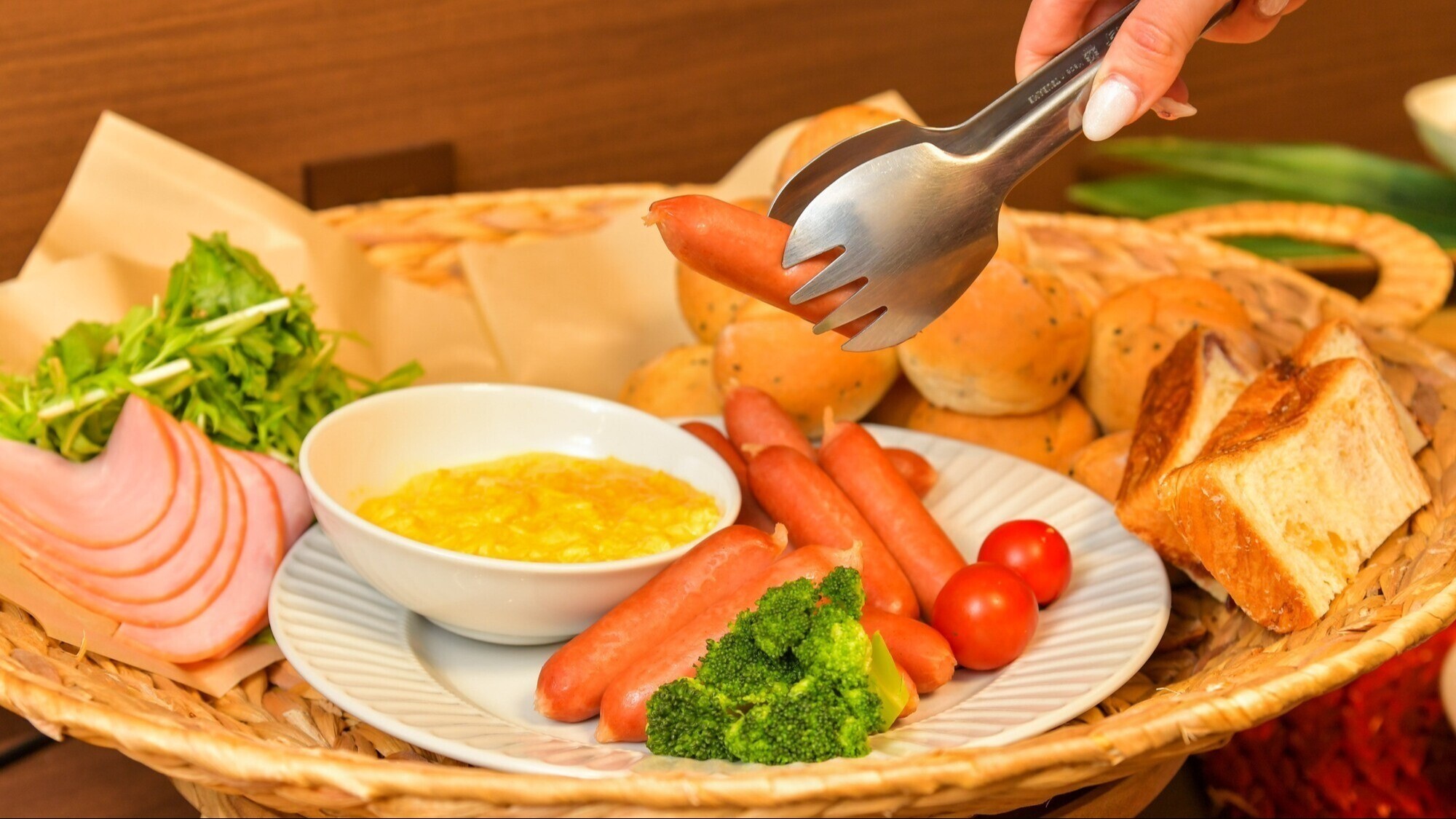 朝の定番メニューを豊富にご用意。好みに合わせてお選びください。