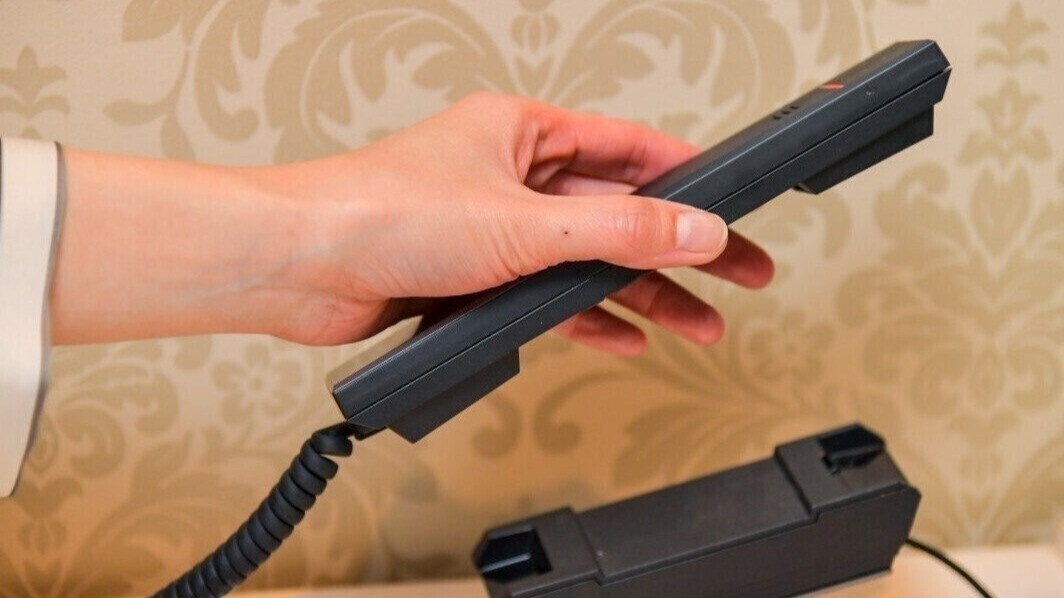 【客室】内線電話　御用の時はお呼びください。