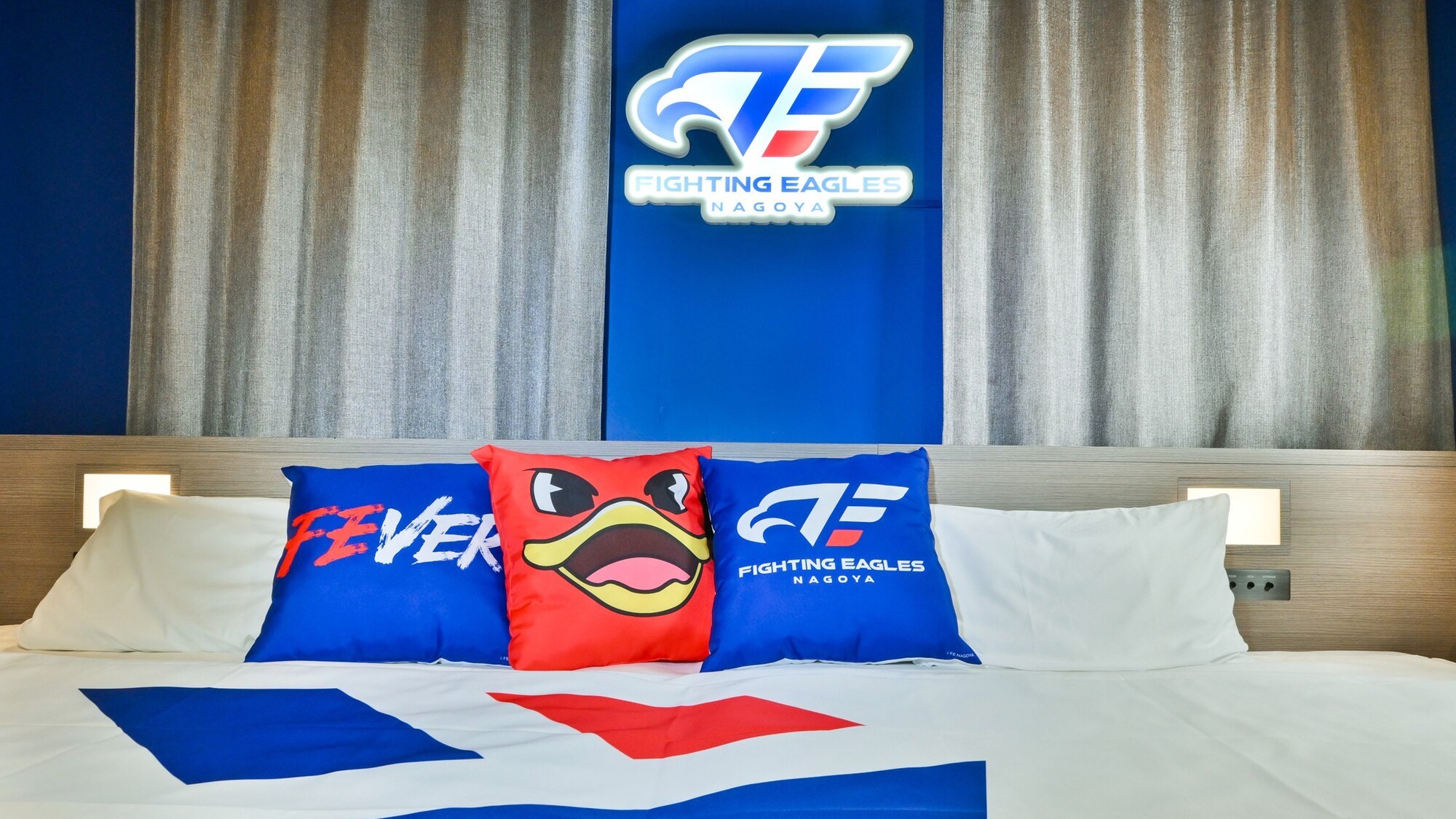 【FE名古屋プレミアムルーム】クッション3つはこの部屋だけの限定品です♪