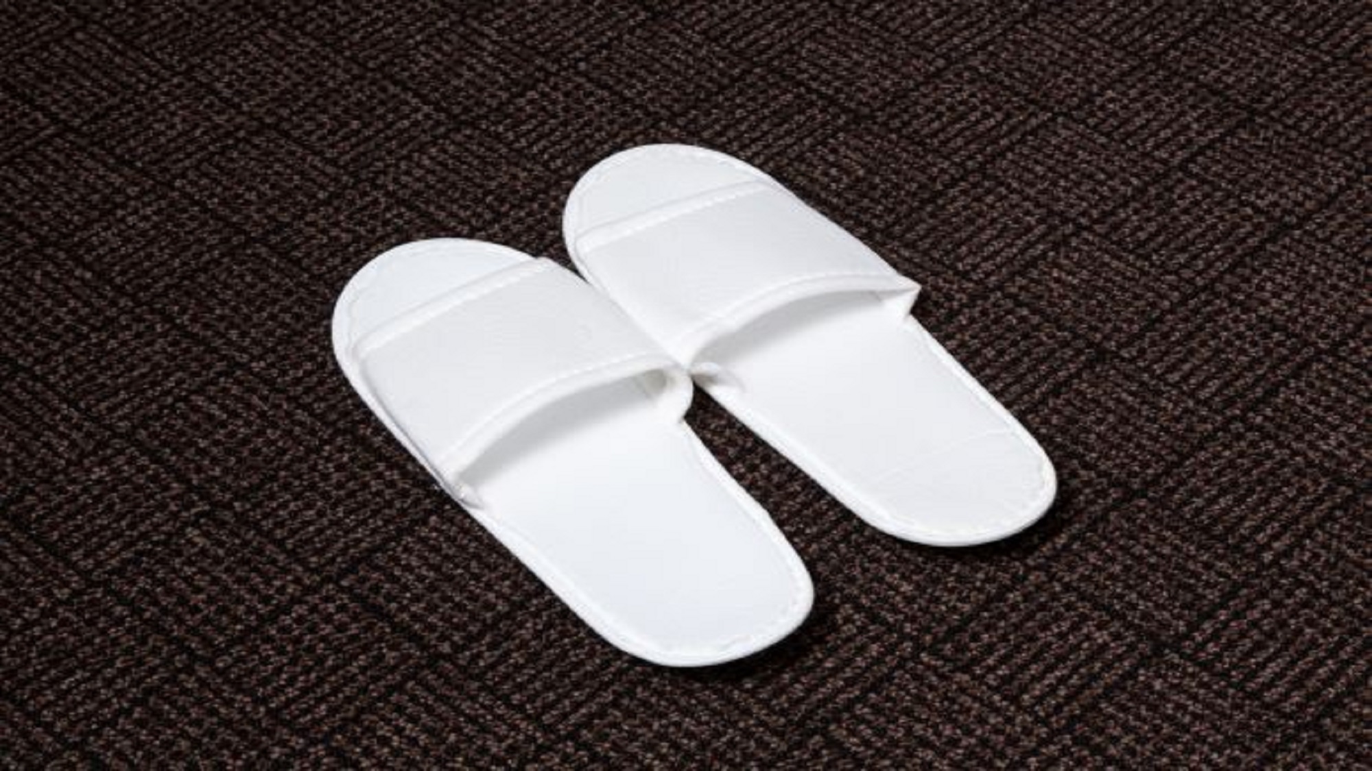 使い捨てスリッパ(全室完備)