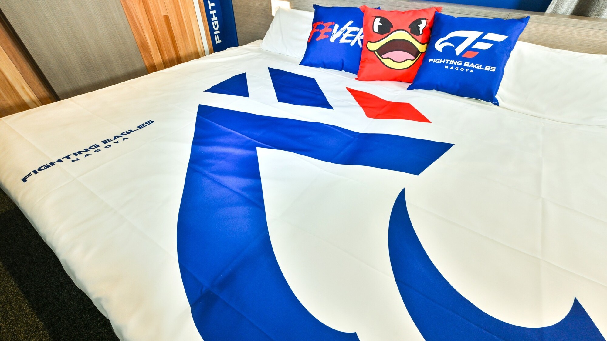 【FE名古屋プレミアムルーム】ベッドは広々快適です♪