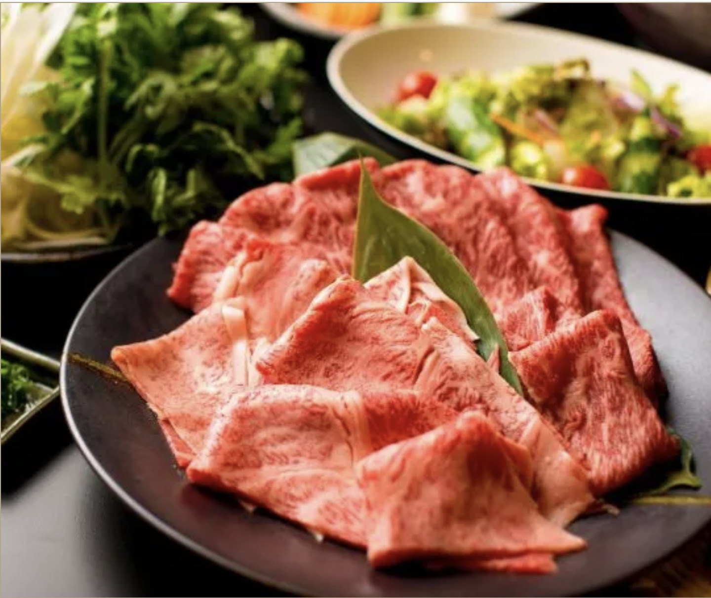 【お料理ランクUP】お肉２倍！地元の黒毛和牛「秋田由利牛」のすきやきリブロース増量【王道会席コース】