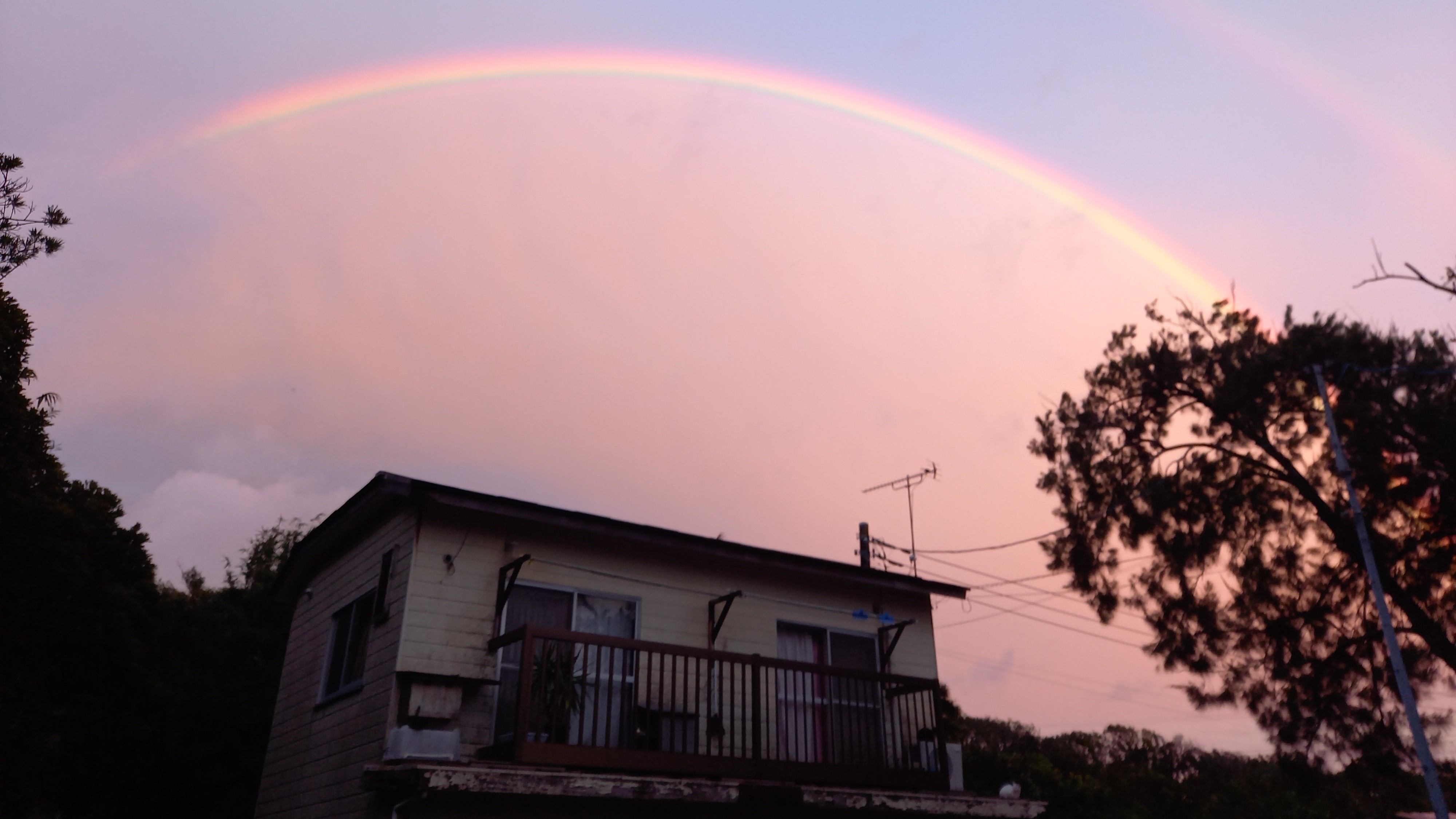 *【虹】空に架かる美しい虹が心を癒します。