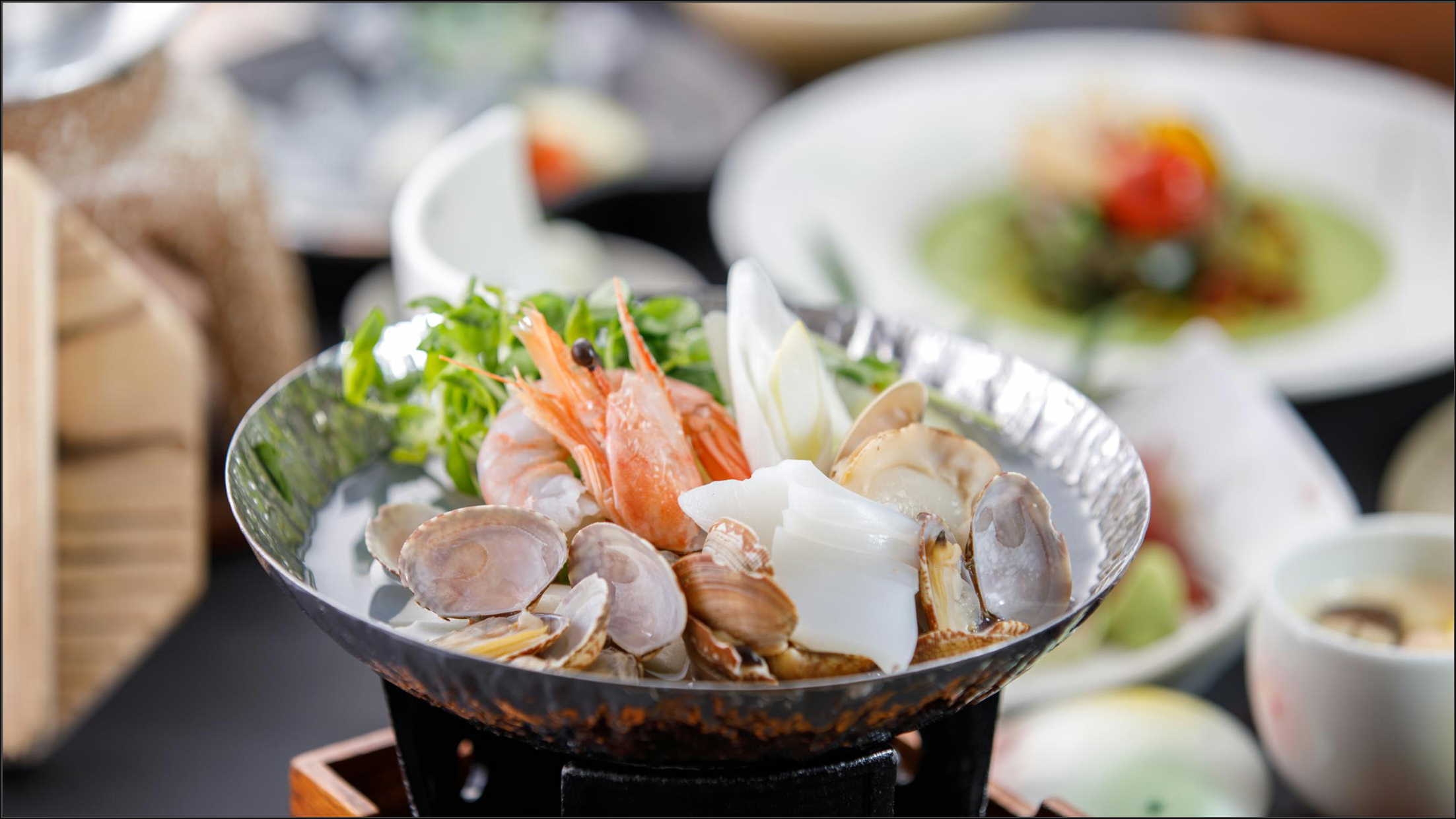 【心はずむ贅沢会席】海鮮たっぷり！長萩和牛と長州どりも！絶景を見下ろす温泉でしっとり過ごす