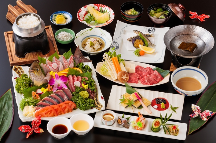 【さき楽／早割60／２食付】グルメ創作会席《彩》 渡邉料理長のおもてなし。多彩な料理に舌鼓！