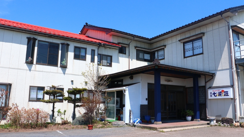 【佐渡まちなかグルメ】絶景の夕日と漁火の宿◆高台にたたずむ民宿で気軽に佐渡観光◆素泊まり