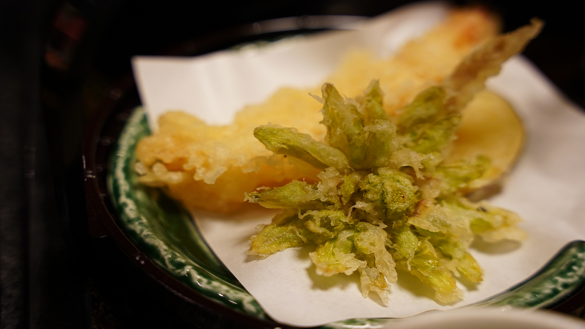 お夕食一例（揚物）奥会津の旬の野菜や山菜を天ぷらに。