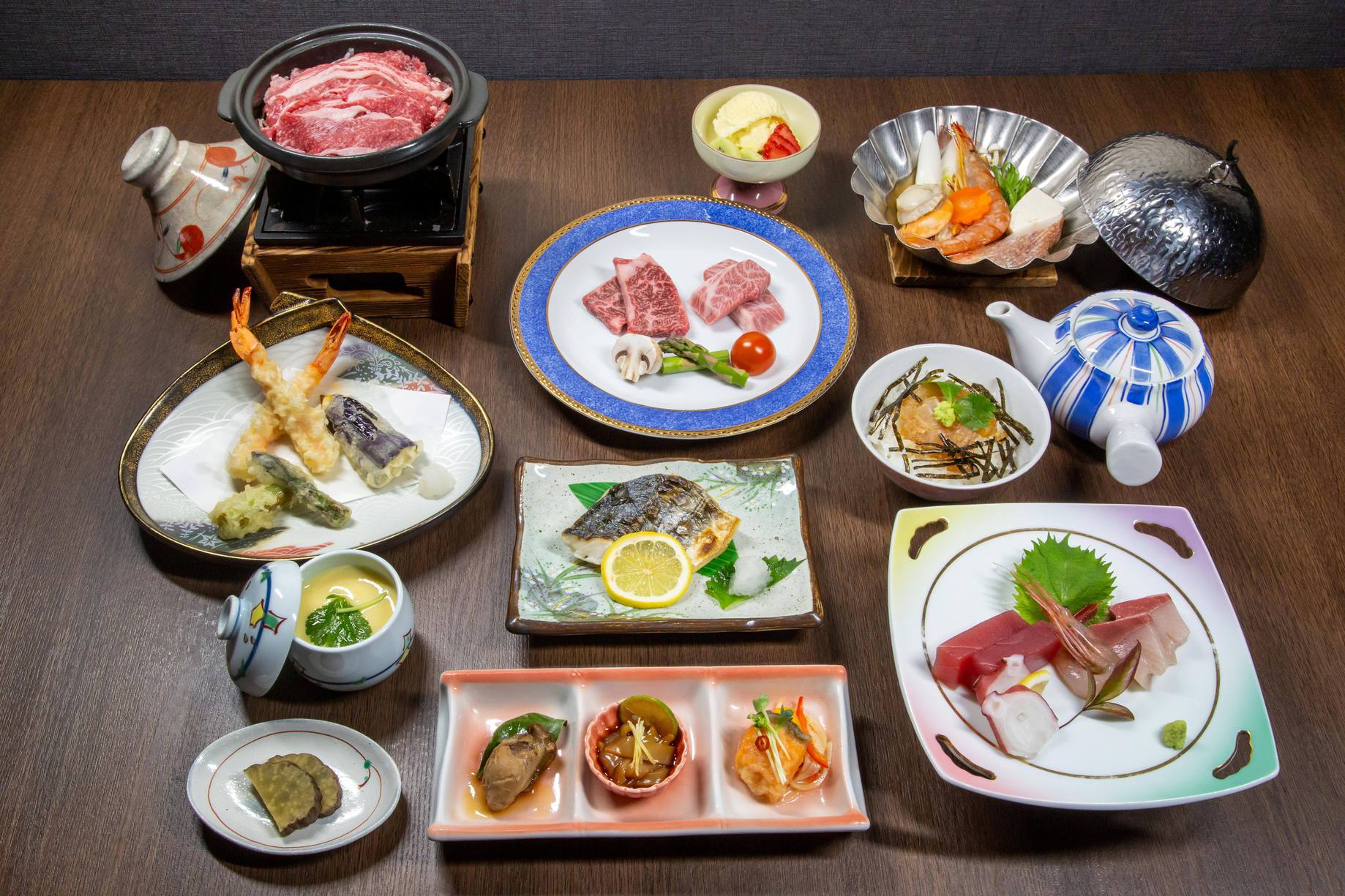 【2食付】ちょっと贅沢に　黒毛和牛と海鮮付きの1泊2食プラン