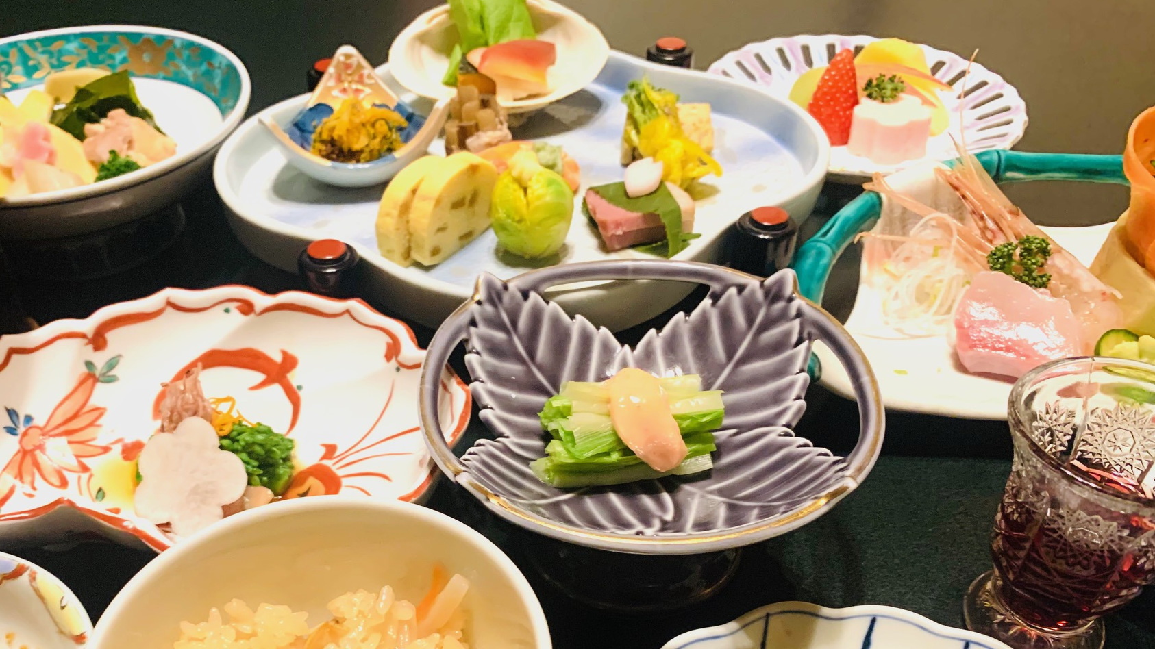 【春の会席一例】料理長こだわりの素材と器でご提供する旬の香りと味覚を五感で味わう会席