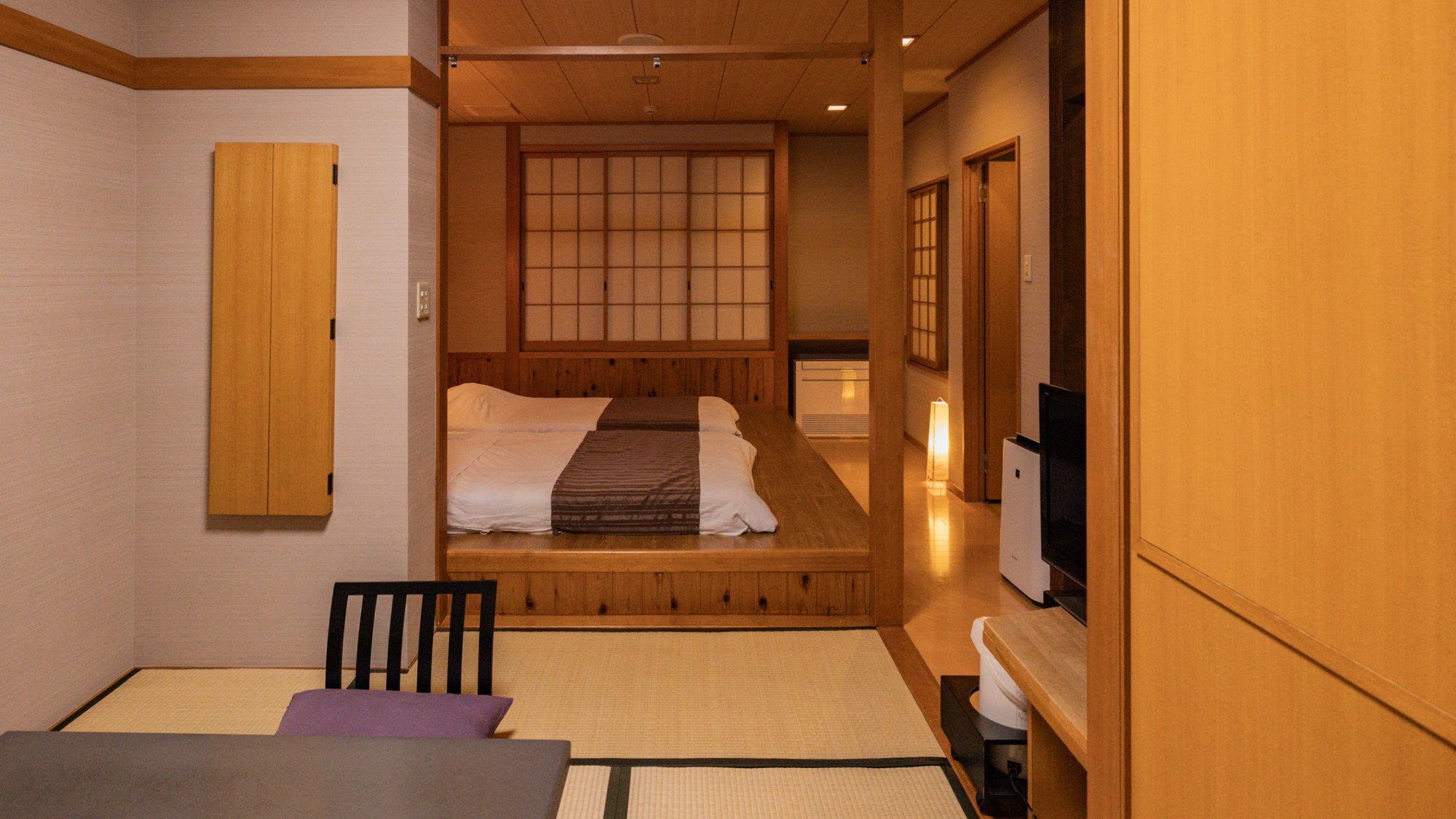 【２階・花霞（はながすみ）】温泉半露天風呂＆ダイニング付和洋スイート