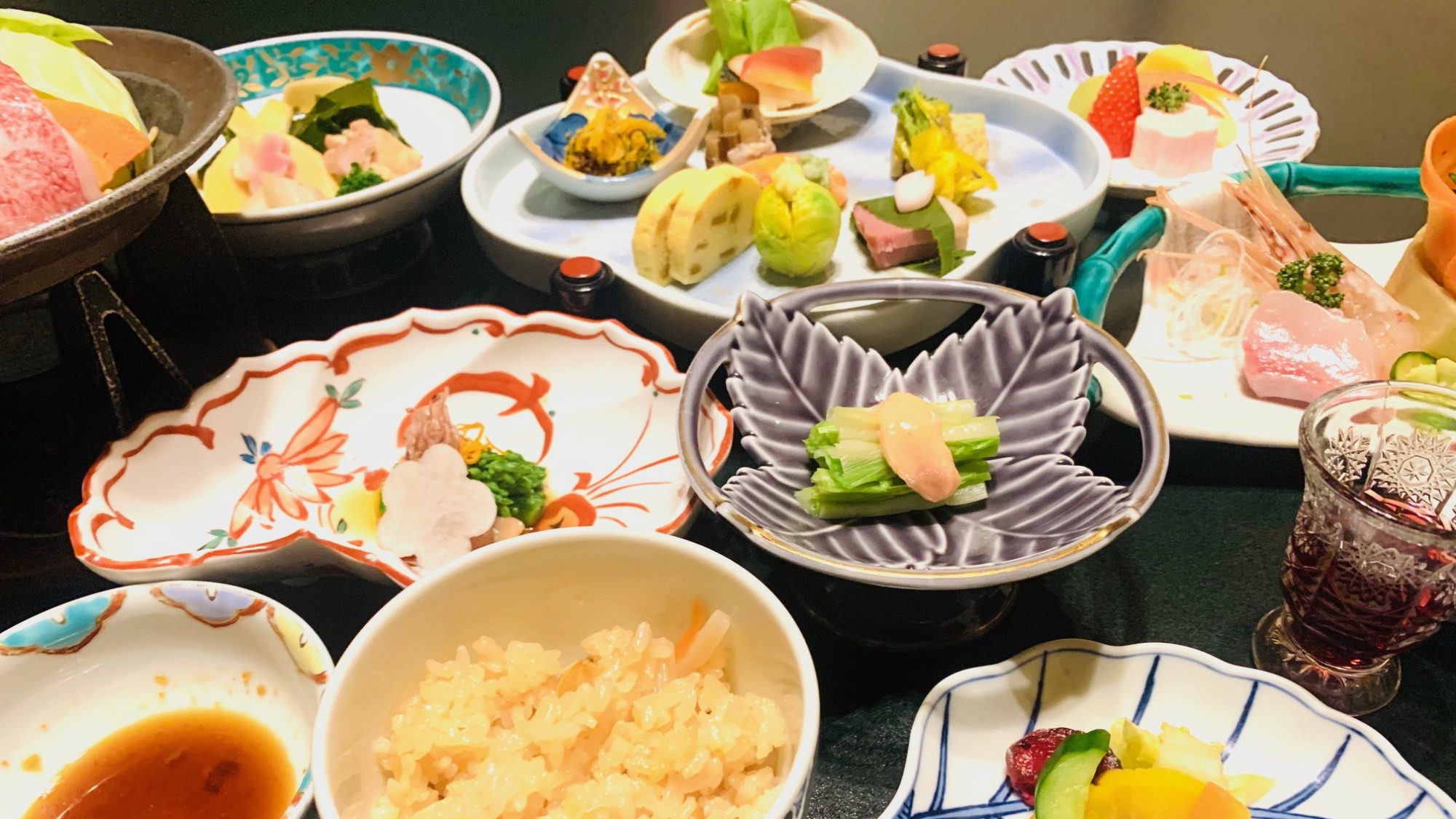 【春のお料理一例】メインはいわて牛の陶板焼き！旬の味覚をご堪能ください。