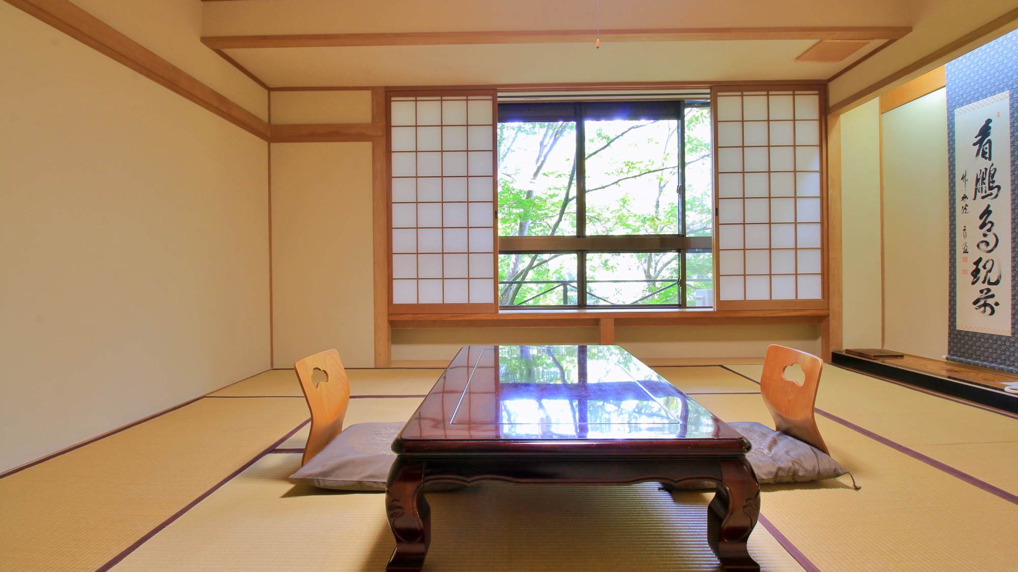 【西館（バス・トイレ付）】吉野の風情を感じる客室でお寛ぎください