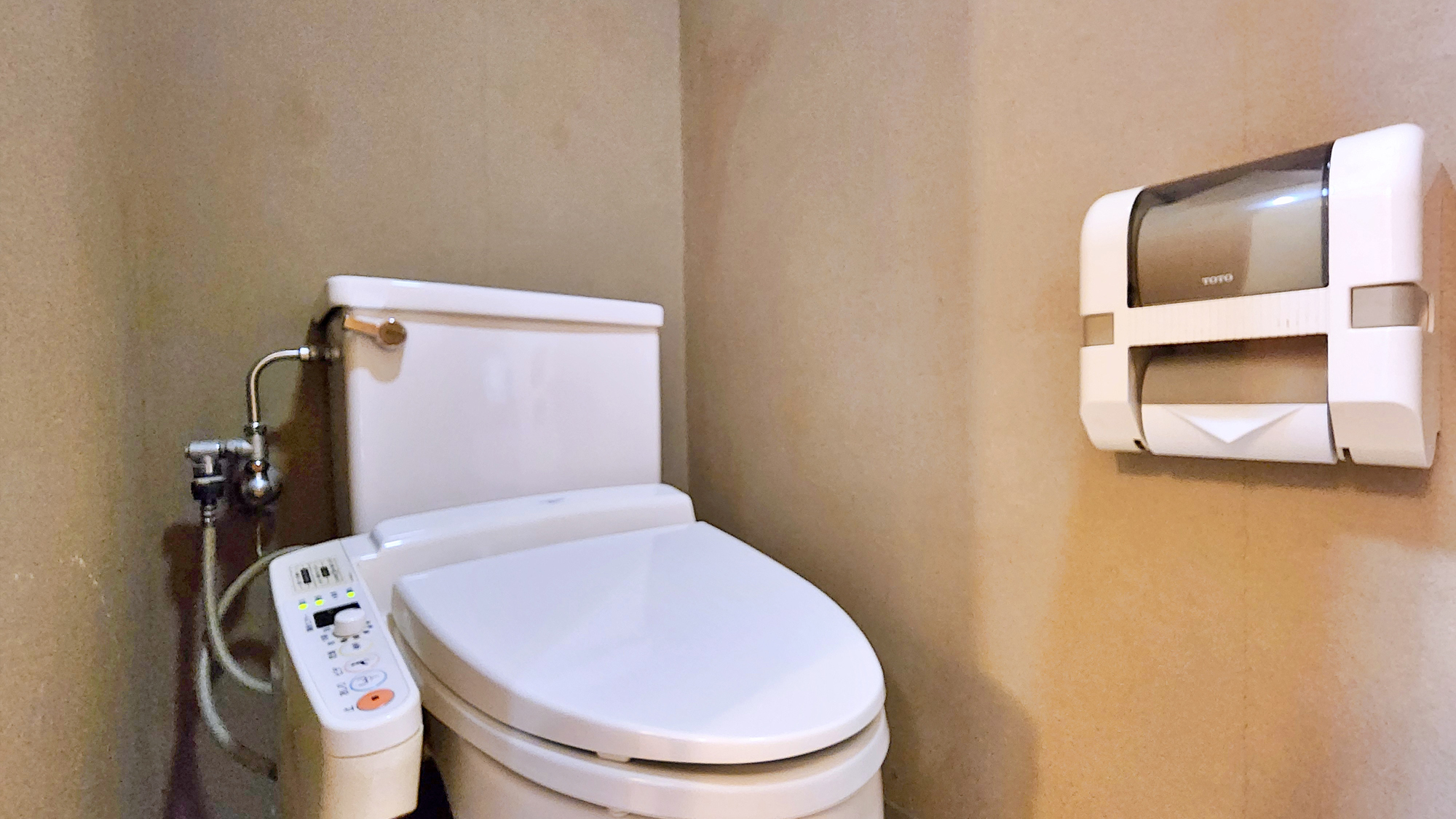 【西館 露天風呂（陶器風呂）付客室】トイレ 