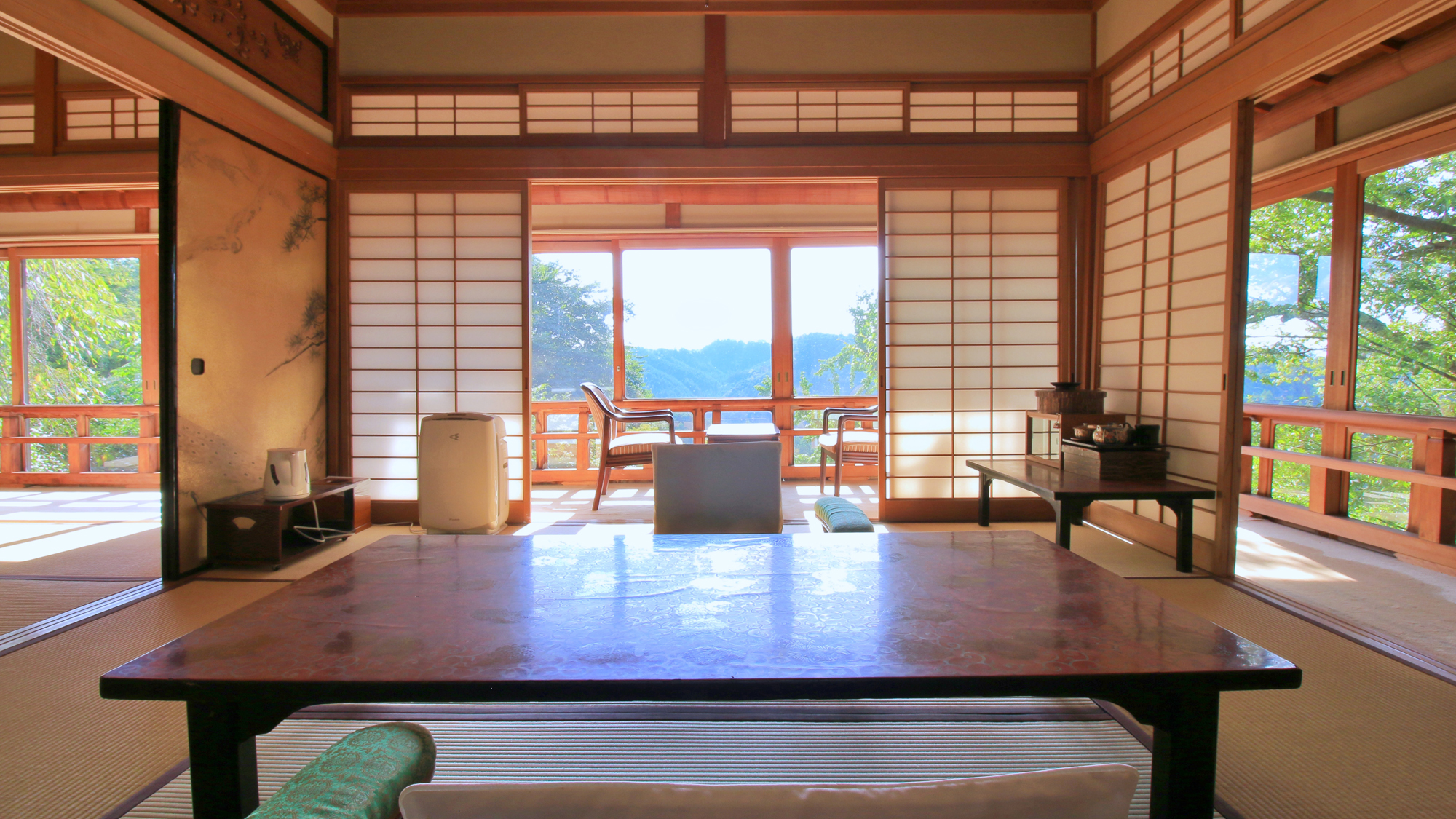 【客室（松の間）】昭和天皇皇后がご宿泊された特別なお客室です