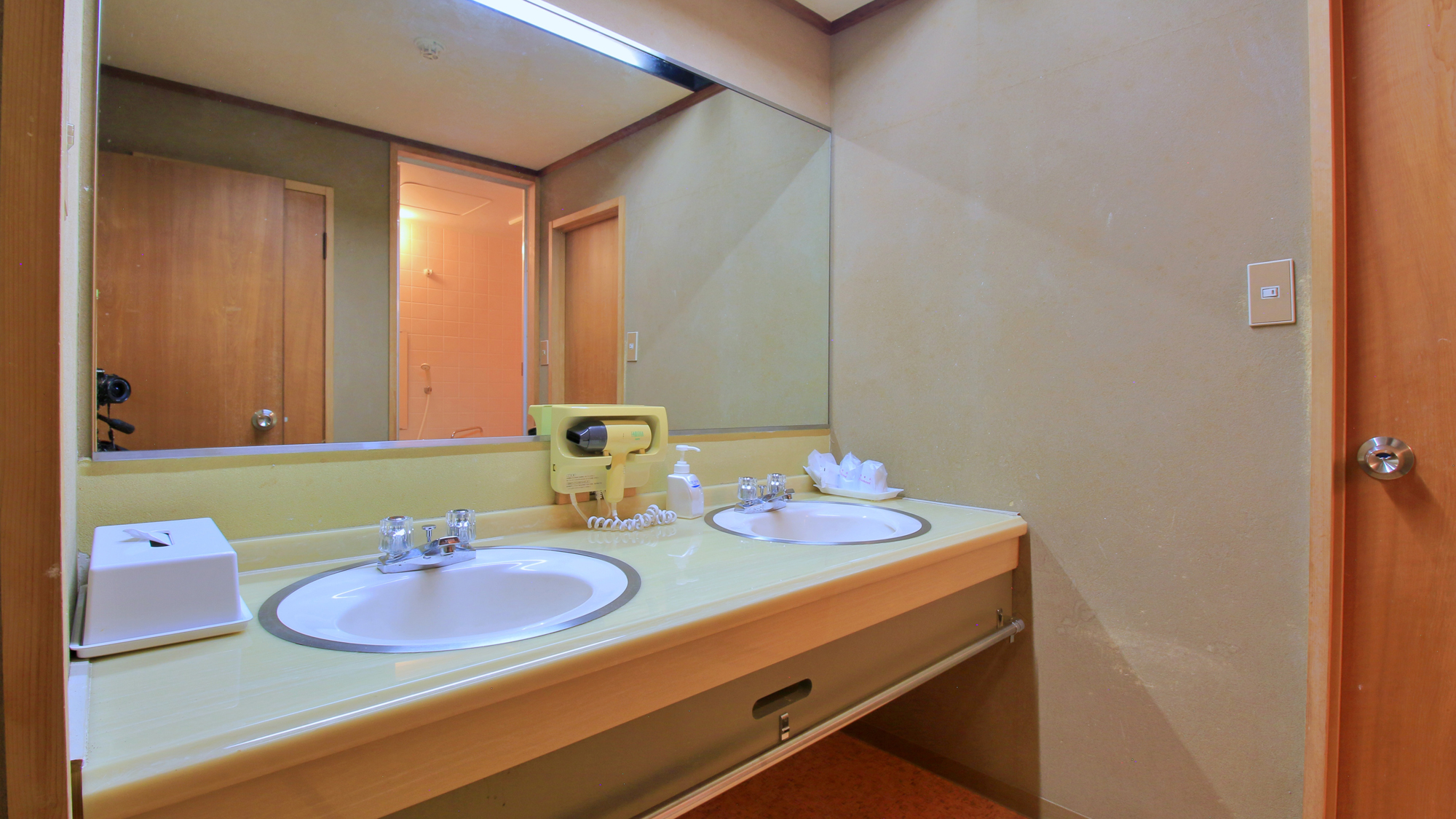 【西館（バス・トイレ付）】洗面